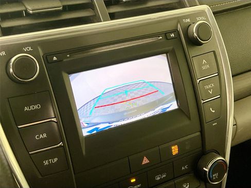 Used 2017 Toyota Camry LE image 12