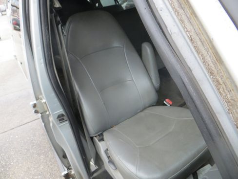 Used 2006 Ford E-350 and Econoline 350 XL image 15