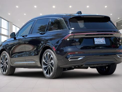 Certified 2024 Lincoln Nautilus Black Label AWD/4WD image 6