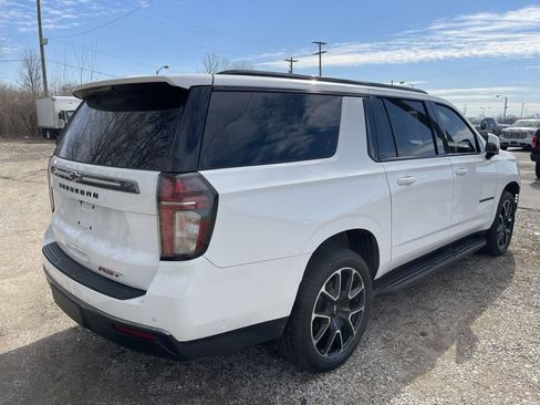 Used 2022 Chevrolet Suburban RST w/ Luxury Package image 9