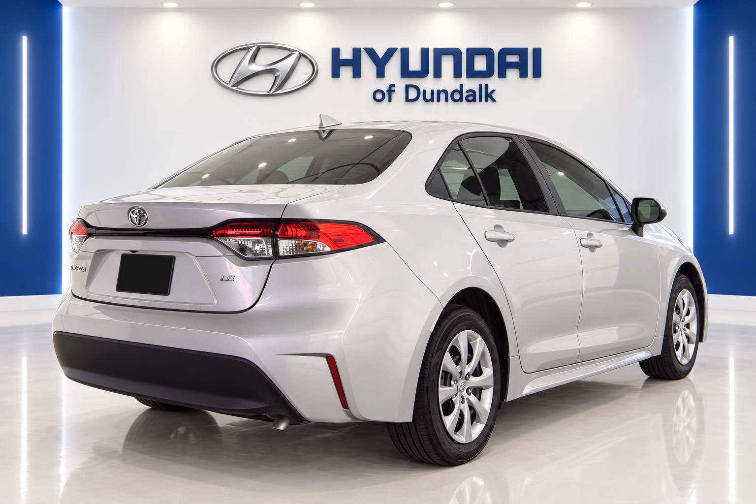 Used 2025 Toyota Corolla LE FWD image 4