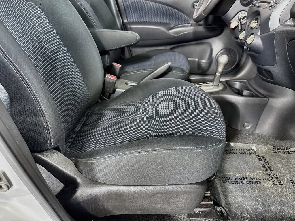 Used 2014 Nissan Versa Note SV FWD image 29