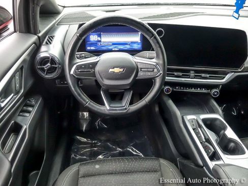 Used 2025 Chevrolet Equinox EV LT w/ Comfort Package image 15