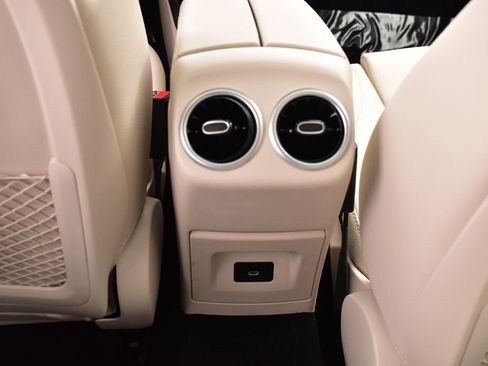 Certified 2025 Mercedes-Benz CLA 250 4MATIC image 28