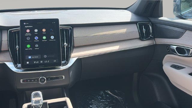 Certified 2026 Volvo XC90 B6 Plus AWD/4WD image 16