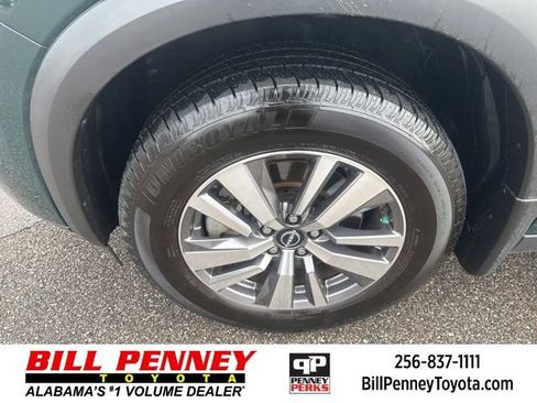 Used 2022 Nissan Pathfinder SL image 11