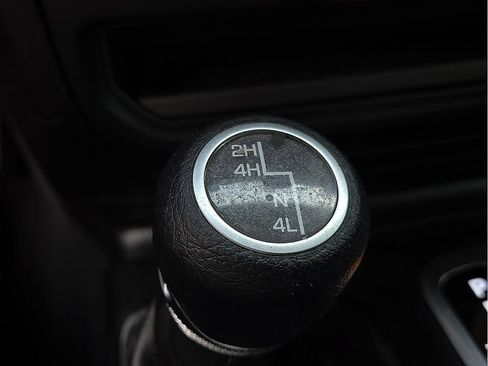 Used 2018 Jeep Wrangler Unlimited Sport AWD/4WD image 16