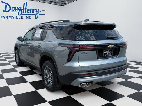 New 2026 Chevrolet Traverse LT w/ Driver Confidence Package FWD image 3