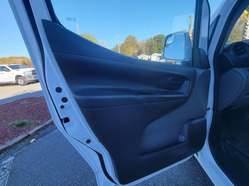 Used 2020 Nissan NV200 SV image 19
