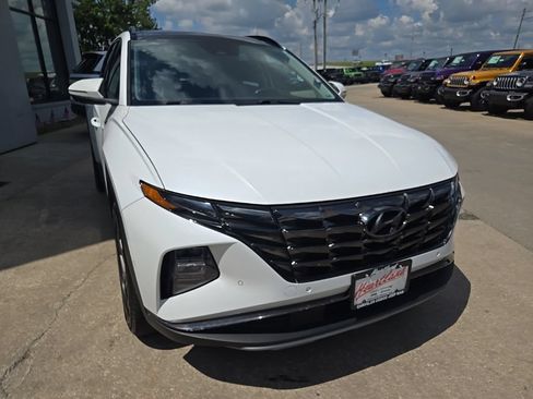 Used 2022 Hyundai Tucson Limited AWD/4WD image 17