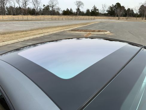 Used 2019 Mercedes-Benz SL 550 image 50