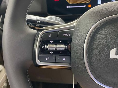 New 2026 Kia Carnival FWD image 21