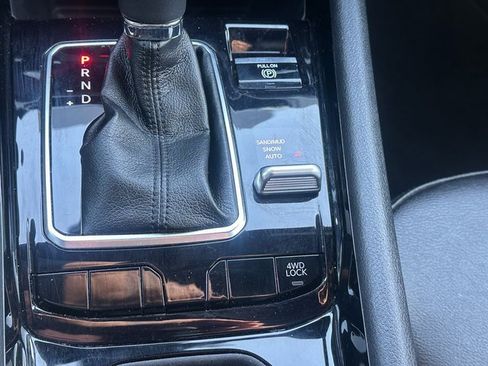 Used 2024 Jeep Compass Limited image 28