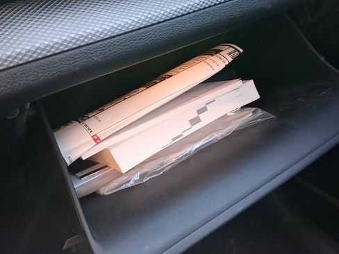 Used 2023 Kia Sportage LX image 11