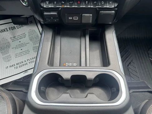 Used 2023 GMC Sierra 2500 AT4 w/ AT4 Premium Plus Package AWD/4WD image 27