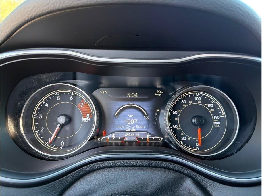 Used 2020 Jeep Cherokee Trailhawk w/ Technology Group AWD/4WD image 16