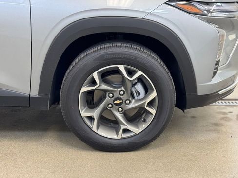 New 2026 Chevrolet Trax LT w/ Driver Confidence Package FWD image 4