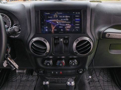 Used 2017 Jeep Wrangler Sport w/ Quick Order Package 24S AWD/4WD image 13