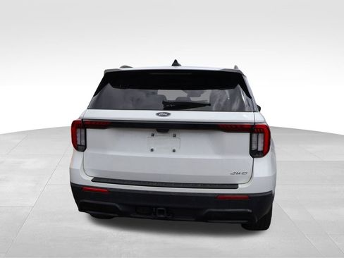 Used 2025 Ford Explorer ST-Line w/ ST-Line Street Pack AWD/4WD image 14