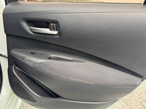 Used 2020 Toyota Corolla LE FWD image 25
