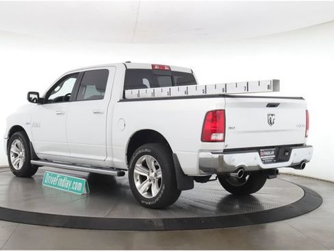 Used 2017 RAM 1500 Classic SLT w/ SLT Plus D←cor Group AWD/4WD image 8