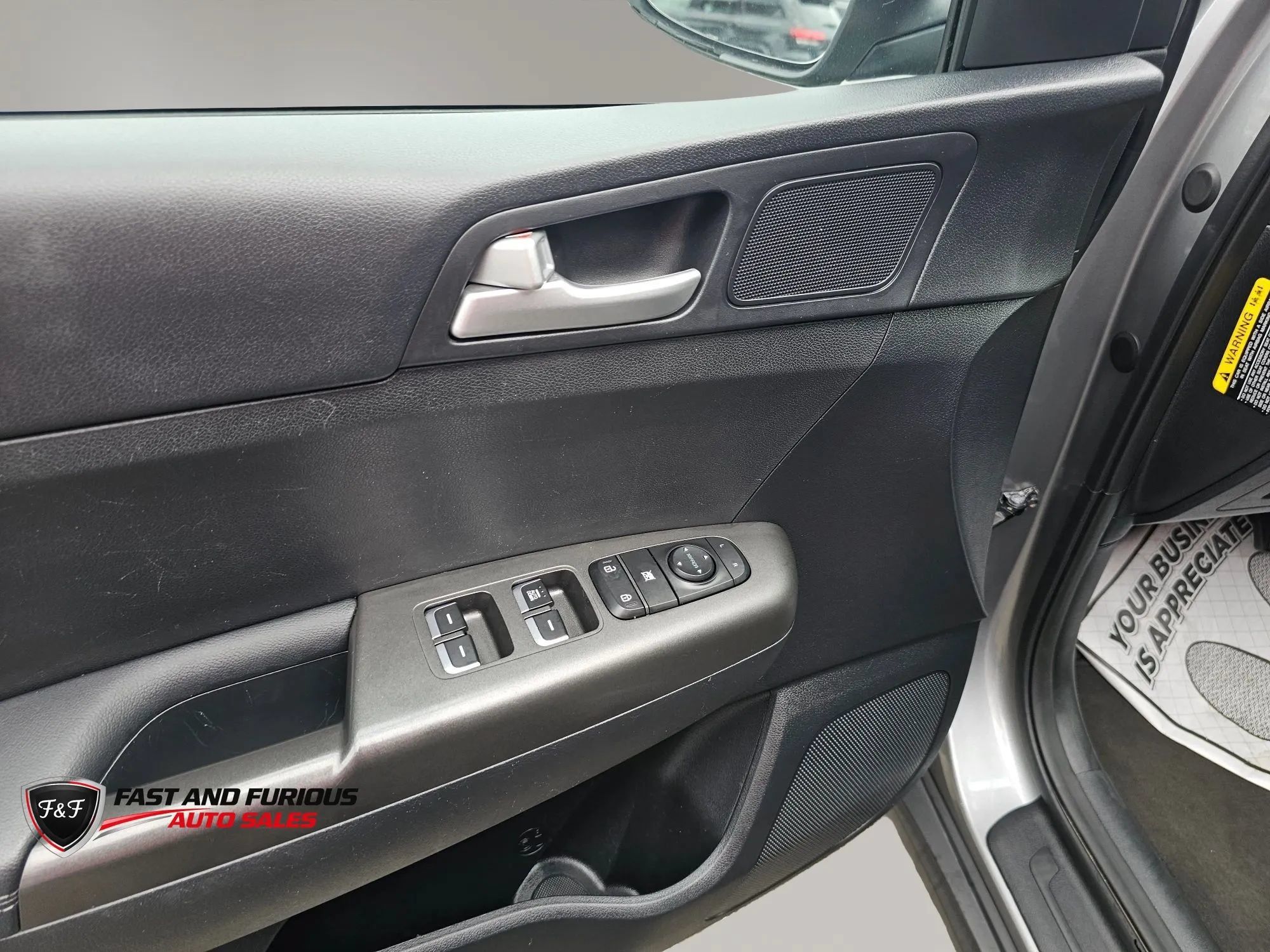 Used 2020 Kia Sportage LX FWD image 32