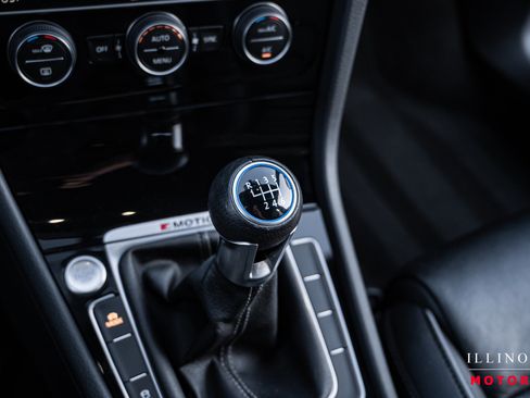 Used 2019 Volkswagen Golf R 4-Door image 27