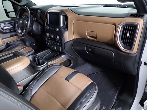 Used 2022 Chevrolet Silverado 3500 High Country w/ Z71 Off-Road Package image 40