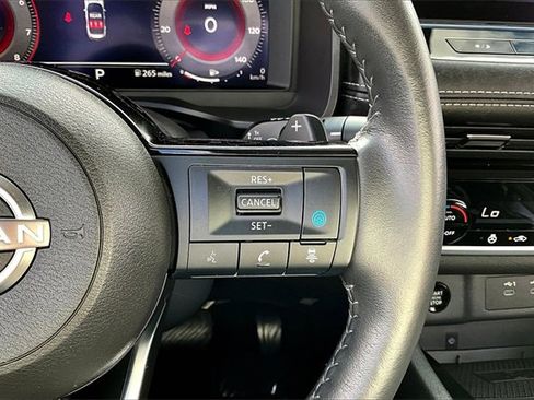 Certified 2024 Nissan Rogue SL image 12