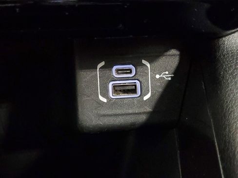 Used 2023 Jeep Compass Latitude image 21