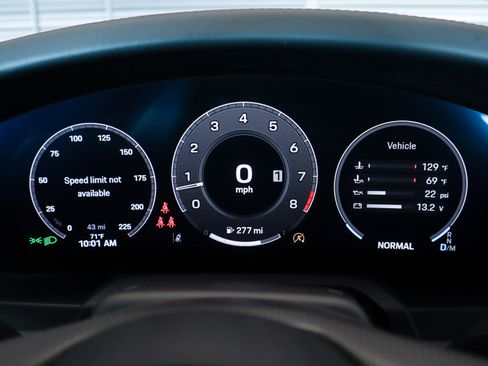 Used 2025 Porsche 911 Carrera S image 15