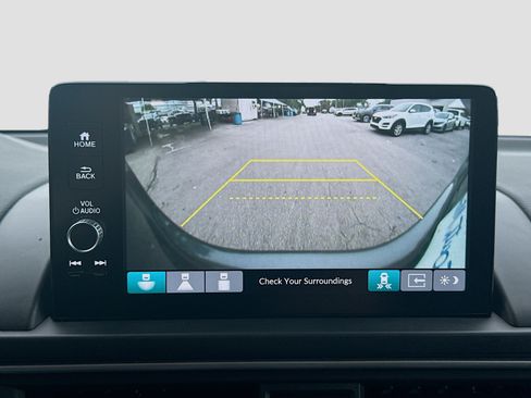 Certified 2025 Honda Pilot Touring image 14