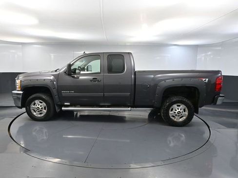 Used 2011 Chevrolet Silverado 2500 LT w/ Interior Plus Package AWD/4WD image 9