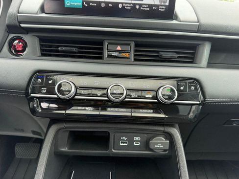 Used 2024 Honda Pilot Elite image 18
