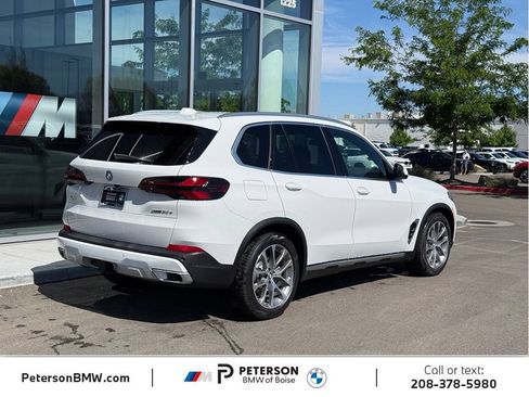 New 2026 BMW X5 xDrive50e w/ Premium Package AWD/4WD image 5