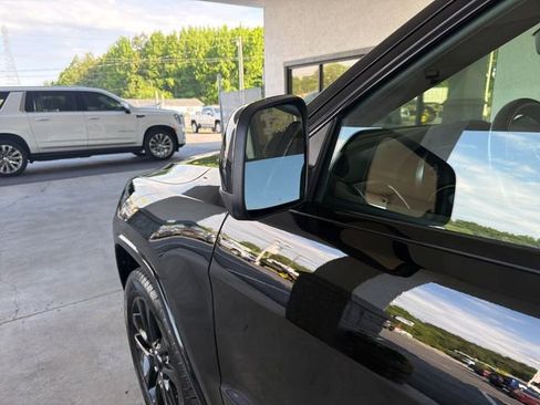 Used 2020 Jeep Grand Cherokee Altitude AWD/4WD image 30