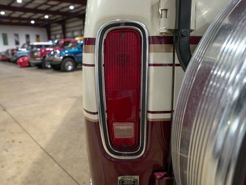 Used 1987 Ford E-150 and Econoline 150 RWD image 37