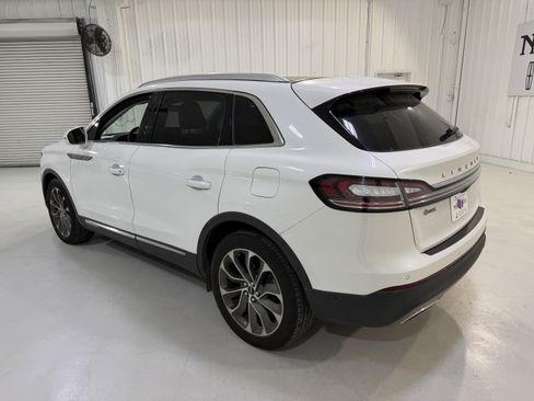 Used 2022 Lincoln Nautilus Reserve image 3