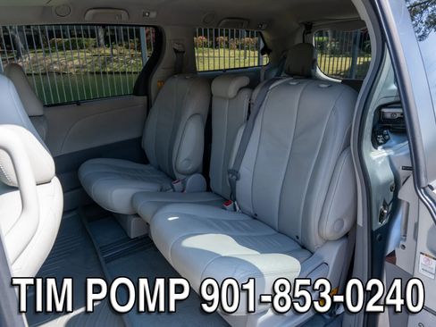 Used 2011 Toyota Sienna XLE w/ Entertainment Pkg FWD image 13
