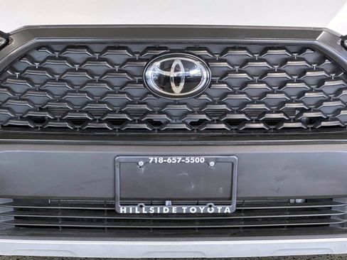 Used 2022 Toyota Corolla Cross LE w/ Moonroof Package AWD/4WD image 8