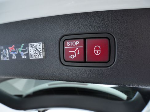 Certified 2026 Mercedes-Benz GLC 300 4MATIC image 8