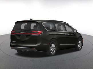 Used 2023 Chrysler Pacifica Touring-L FWD video 2