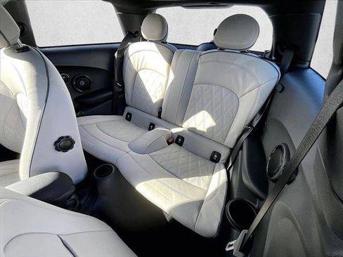 Used 2022 MINI Cooper SE image 28