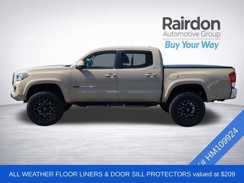 Used 2017 Toyota Tacoma SR5 w/ Tow Package AWD/4WD image 4