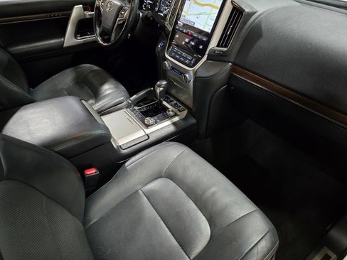 Used 2019 Toyota Land Cruiser AWD/4WD image 25
