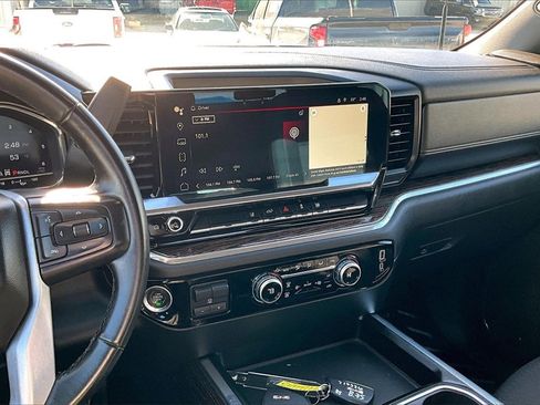 Used 2024 GMC Sierra 2500 SLE w/ SLE Convenience Package image 6