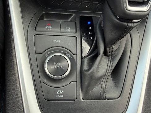 Used 2022 Toyota RAV4 SE w/ Convenience Package AWD/4WD image 15