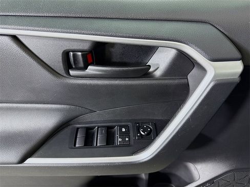 Certified 2022 Toyota RAV4 LE image 19