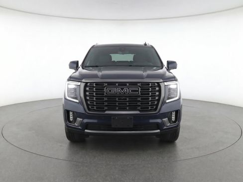 Certified 2025 GMC Yukon Denali Ultimate w/ LPO, Floor Liner Package AWD/4WD image 2