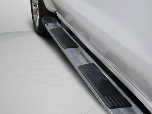 Used 2021 Chevrolet Silverado 1500 High Country w/ Technology Package image 36